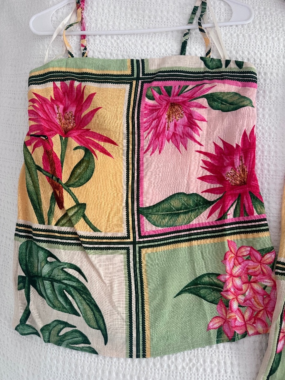 Tropical Linen Set - Picture 2 of 5
